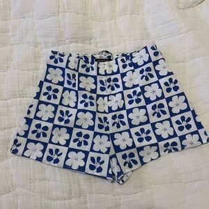 MINKPINK - Vivi Short in Blue & White Floral - Size Small